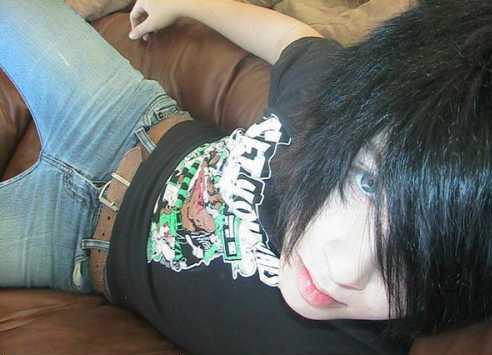 emo (2).jpg