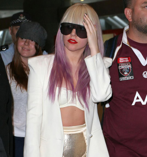 lady-gaga-spodne-pradlo-00.jpg